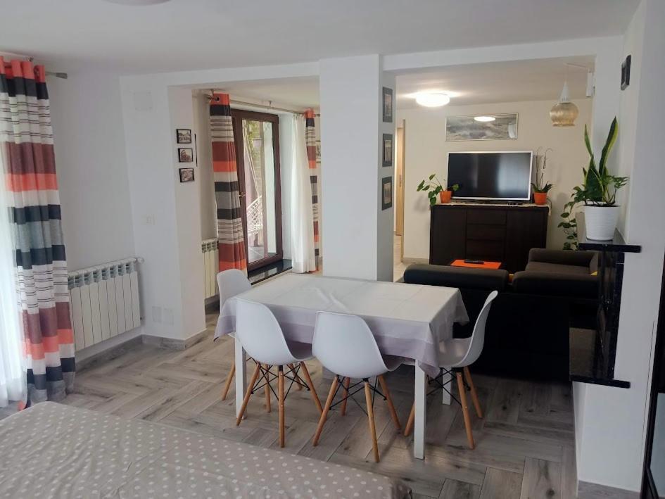 S&s Homestay Maniowy